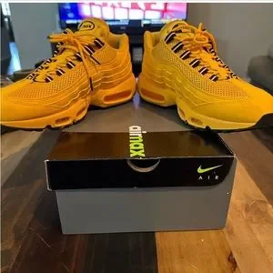 Nike | Shoes | Nike Air Max Nyc Taxi Cab Edition Size 8  display picture 2